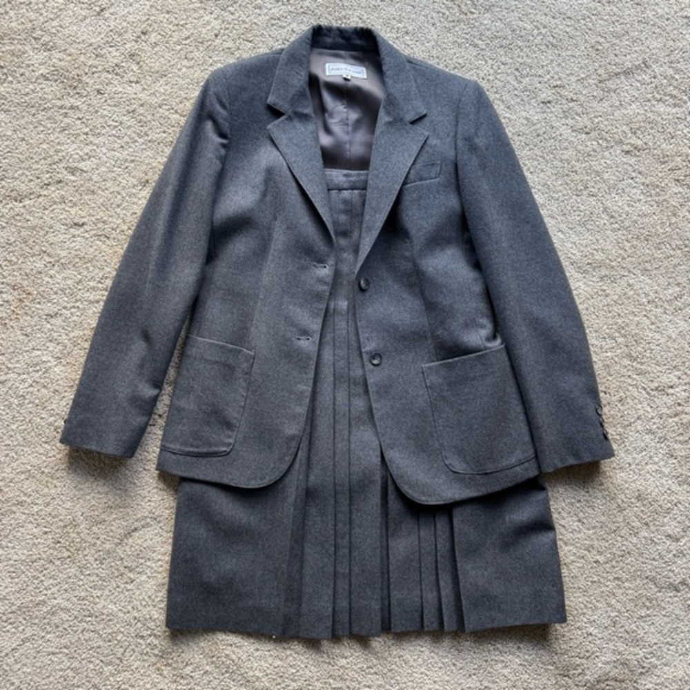 Jones New York Gray Wool Skirt Suit Set Size 8